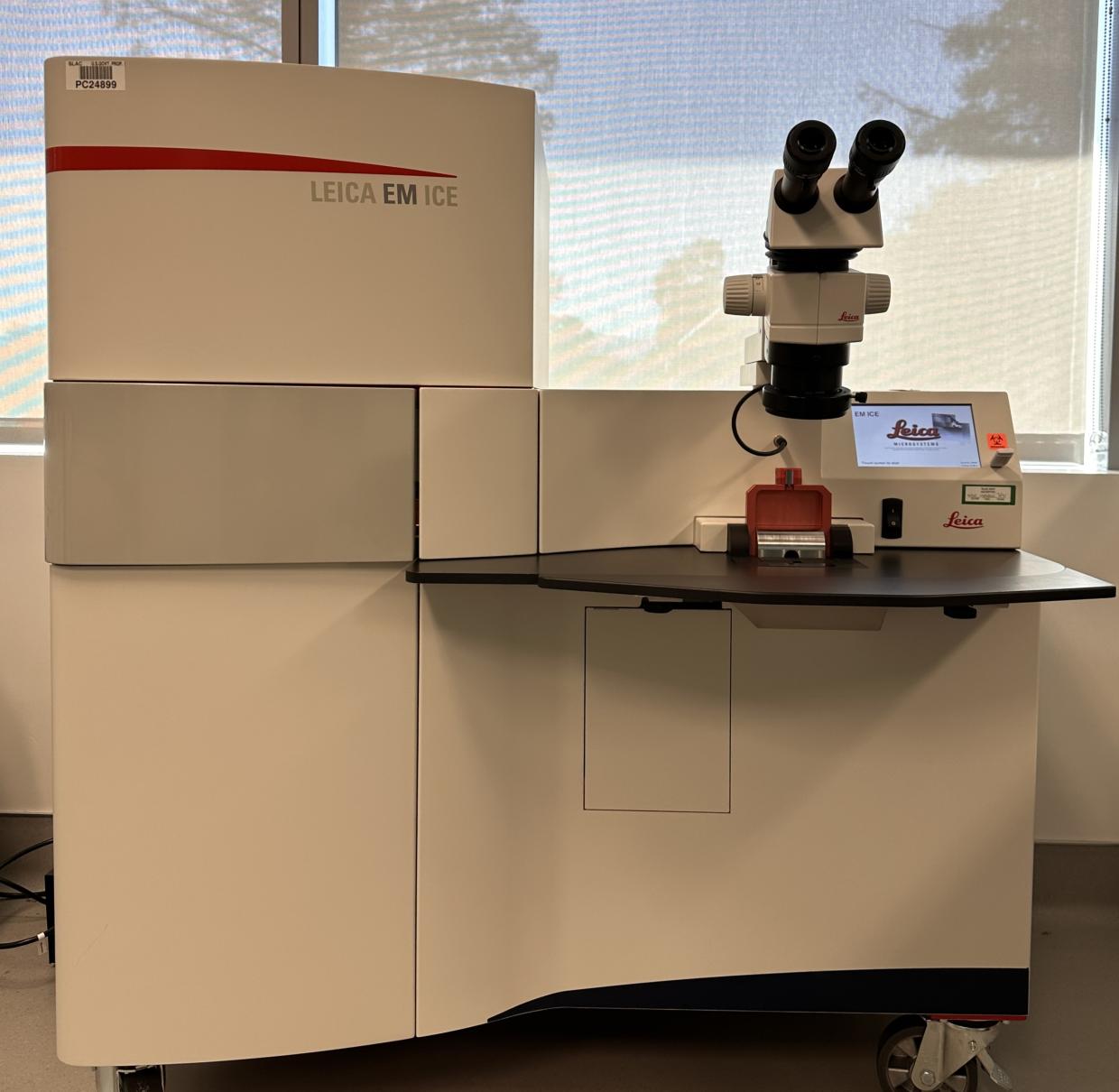 Leica ICE High Pressure Freezer